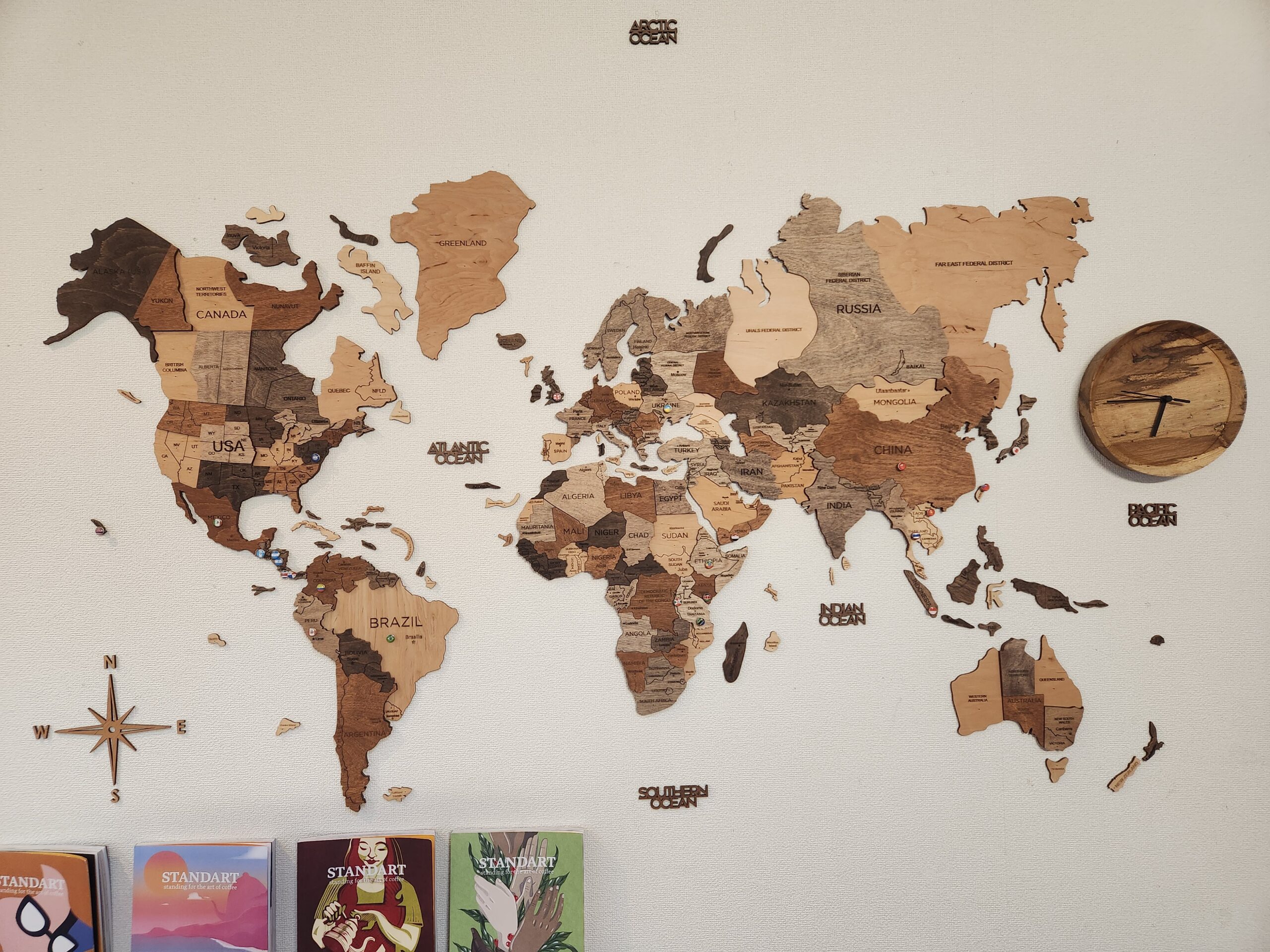 木製の世界地図でコーヒーマップを作ってみました。
